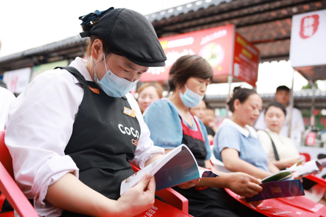 副本食安知識送上門，全力護(hù)航夜經(jīng)濟(jì)178.png