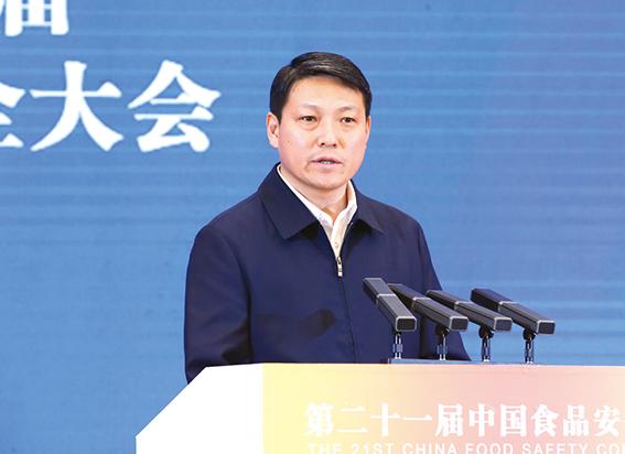 鞠振.jpg