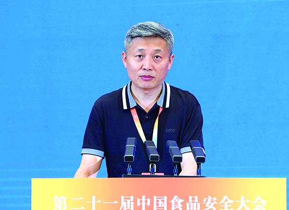 鞠宏坤.jpg